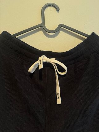 Pantalón de pana negro