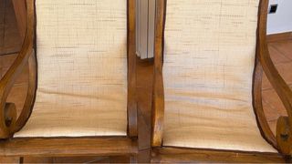 Pareja de butacas madera estilo colonial