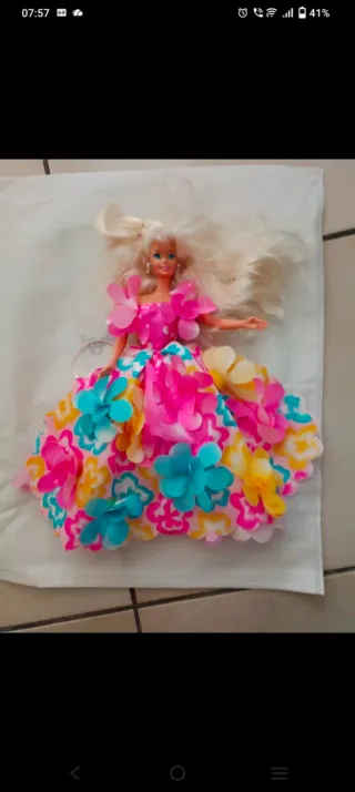 Barbie Blossom con vestito floreale