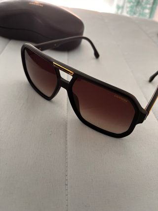 Gafas de sol Carrera negras y marrones