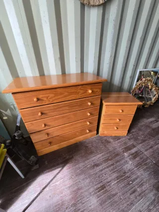 COMODA Y MESITA DE NOCHE ☎️683469031☎️