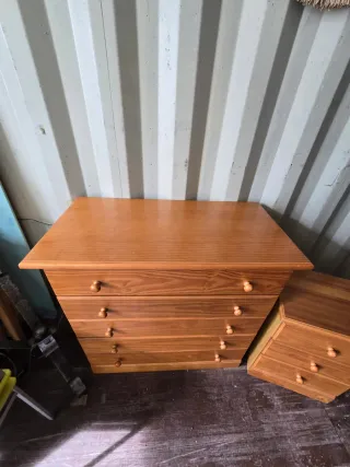 COMODA Y MESITA DE NOCHE ☎️683469031☎️