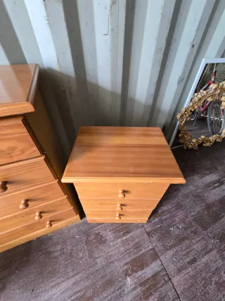 COMODA Y MESITA DE NOCHE ☎️683469031☎️