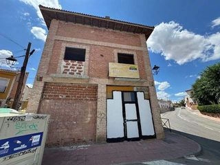 Edificio en venta en Loeches