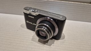 Casio Exilim EX-H5 + Caricatore + Memory card