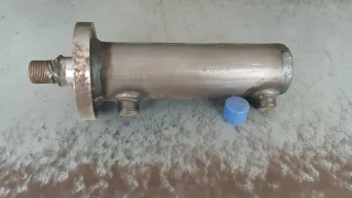 Cilindro idraulico doppio effetto