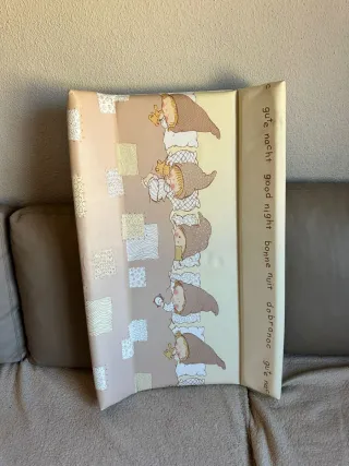 Cambiador bebé con estampado de duendes