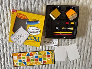 Lote 4 Juegos de Mesa: Pictionary, Tabú, Descubrie