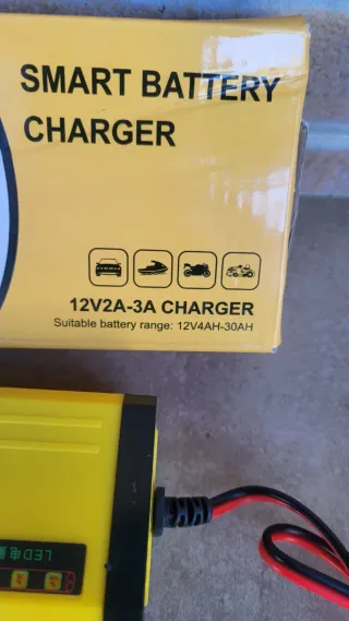 Cargador baterías coche y moto 12v nuevo