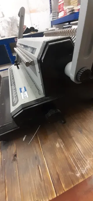 Encuadernadora Wire-O PMA 500