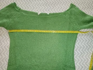 Jersey Bershka verde talla L