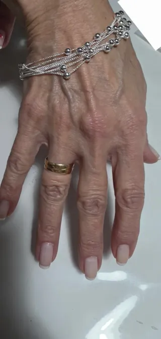 Pulsera de plata con cuentas