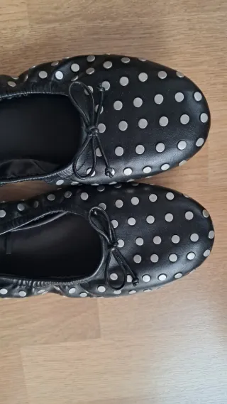 Bailarinas Mango Tachuelas Negro/Plata