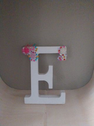 Lettera " E " in Legno Decorata