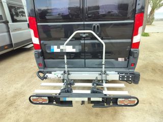 Portabicicletas autocaravana bicis eléctricas.