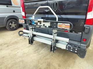 Portabicicletas autocaravana bicis eléctricas.