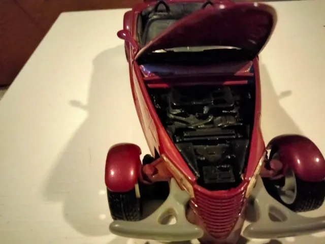 Maisto 1/24 Plymouth Prowler Rosso