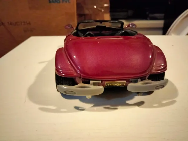 Maisto 1/24 Plymouth Prowler Rosso