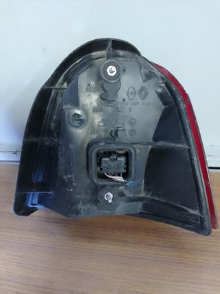 Piloto trasero izquierdo Renault Twingo (C