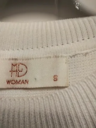 Vestido de punto blanco con apliques