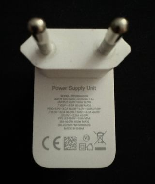 Cargador OnePlus Warp Charge 65w