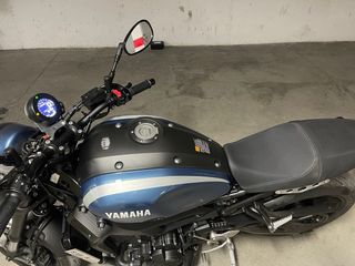 Yamaha XSR 900 Azul y Negra