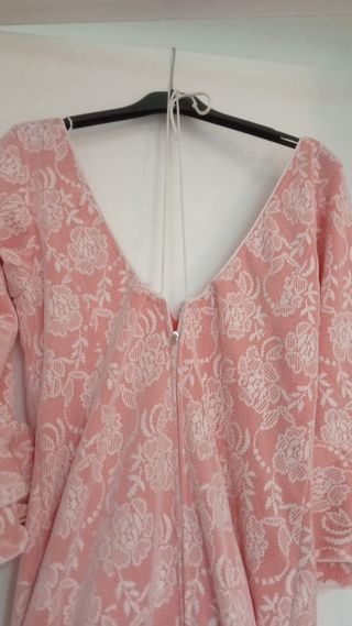 Vestido de gitana rosa con volantes