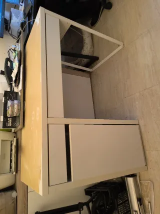 Escritorio madera y metal