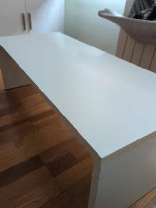 Mesa de centro blanca de madera