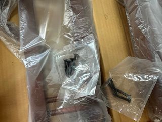 Perchero de madera marrón