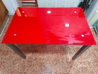 Mesa de cocina cristal roja y sillas