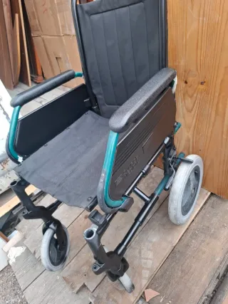 Silla de ruedas plegable