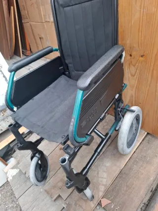 Silla de ruedas plegable