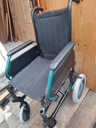 Silla de ruedas plegable