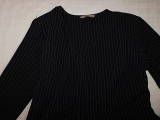 Vestido corto con pantalón y rayas