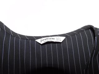 Vestido corto con pantalón y rayas