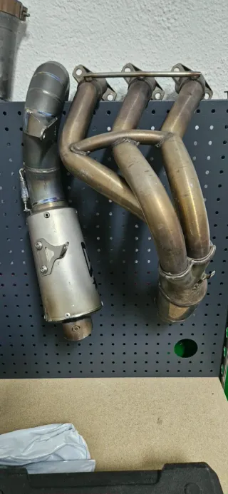 Colectores Triumph Street Triple 765/660