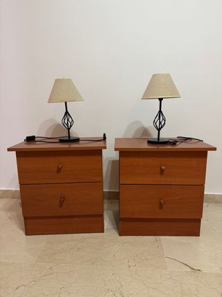 Mesita de noche de madera y metal