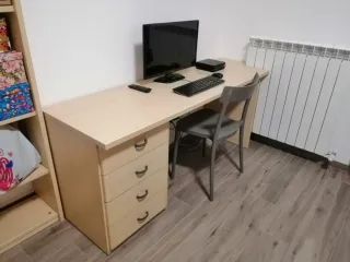 Cameretta con armadio a ponte e scrivania