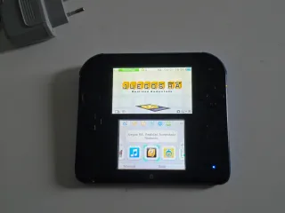 Nintendo 2DS Nero/Blu con Caricatore