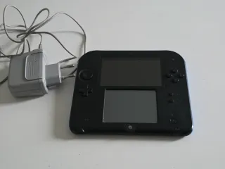 Nintendo 2DS Nero/Blu con Caricatore