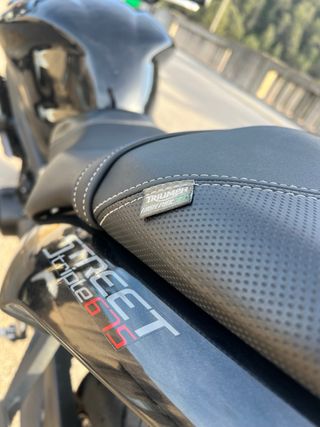 Triumph Street Triple 675 Negra