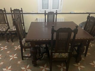 Mesa rústica con 6 sillas de madera