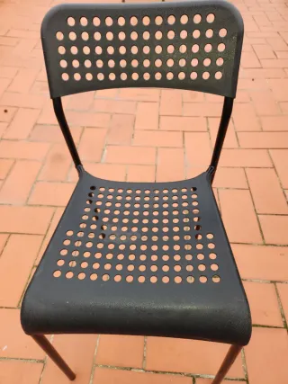 6 Sillas Exterior Apilables Blancas y Negras