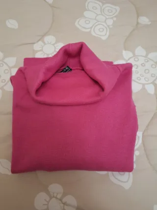 Maglioncino fucsia collo alto