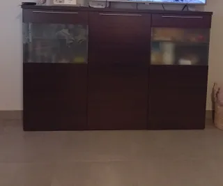 Mueble aparador madera y cristal