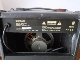 Amplificador Yamaha GA-15
