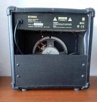 Amplificador Yamaha GA-15