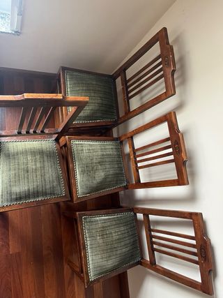 Juego de 4 sillas antiguas de madera