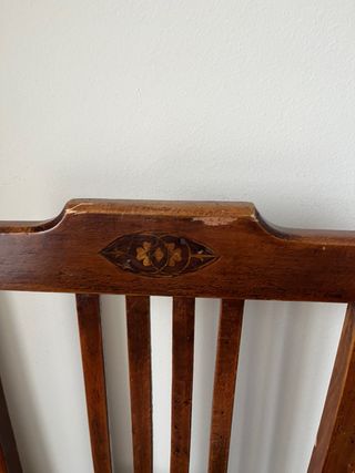 Juego de 4 sillas antiguas de madera